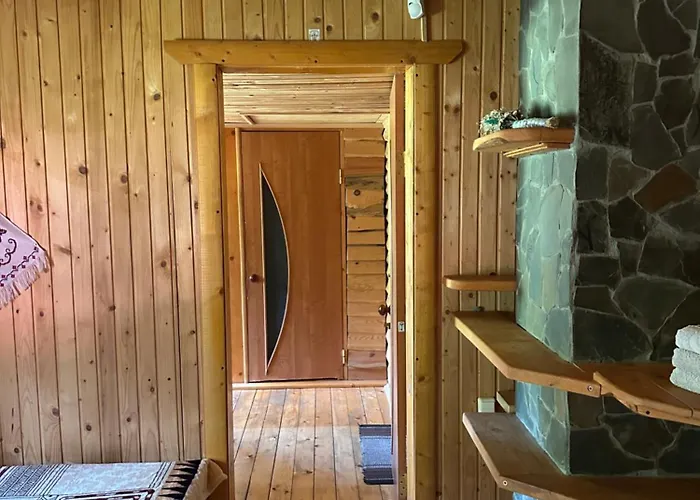 山林小屋 урочище луг 沃罗赫塔