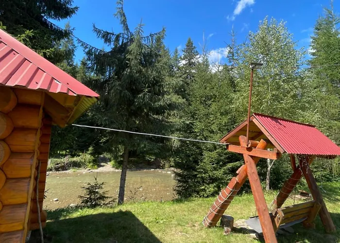 山林小屋 урочище луг 沃罗赫塔